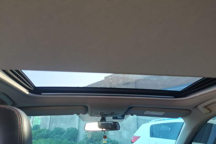 Used Toyota RAV4 2016 2.0L CVT Two-Wheel Drive Fashion Edition China V Standard Headliner