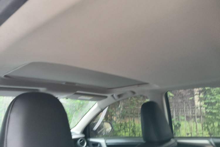 Used Toyota RAV4 2016 2.0L CVT Two-Wheel Drive Fashion Edition China V Standard Headliner