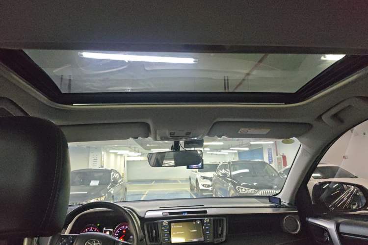 Used Toyota RAV4 2016 2.0L CVT Two-Wheel Drive Smart Edition China V Standard Headliner