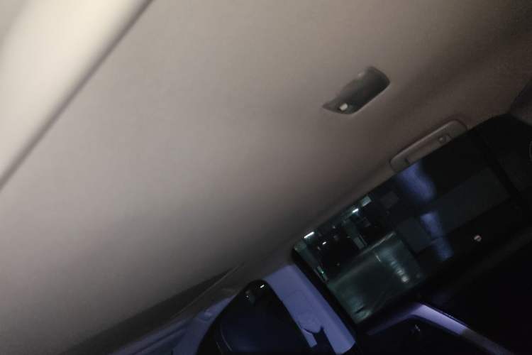 Used Toyota RAV4 2016 2.0L CVT Two-Wheel Drive Fashion Edition China V Standard Headliner