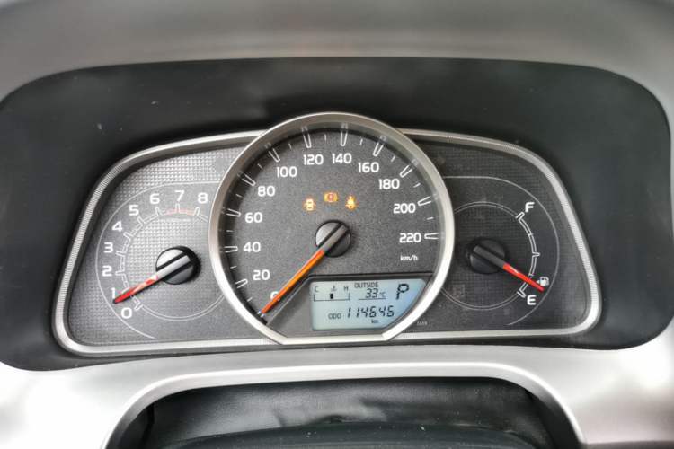 Used Toyota RAV4 2016 2.0L CVT Two-Wheel Drive Fashion Edition China V Standard Instrument Cluster