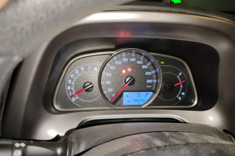 Used Toyota RAV4 2016 2.0L CVT Two-Wheel Drive Fashion Edition China V Standard Instrument Cluster
