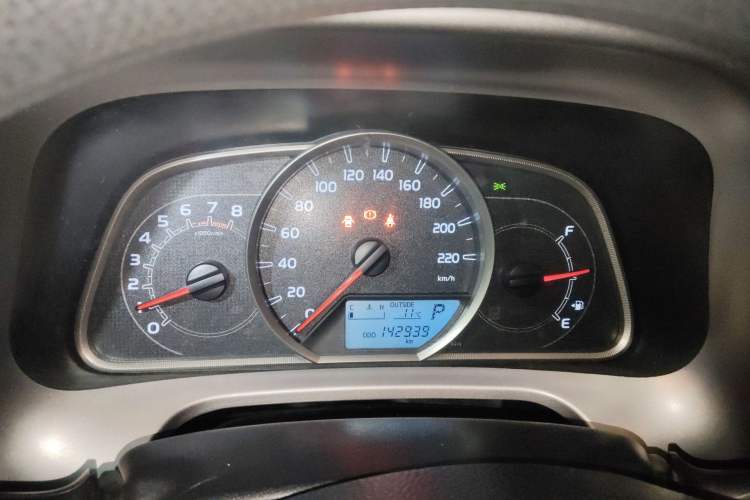 Used Toyota RAV4 2016 2.0L CVT Two-Wheel Drive Fashion Edition China V Standard Instrument Cluster