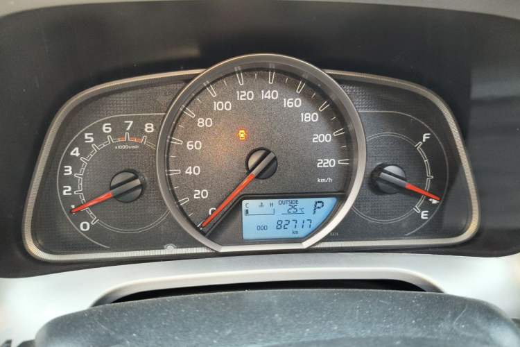 Used Toyota RAV4 2016 2.0L CVT Two-Wheel Drive Fashion Edition China V Standard Instrument Cluster