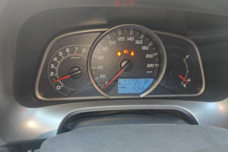 Used Toyota RAV4 2016 2.0L CVT Two-Wheel Drive Fashion Edition China V Standard Instrument Cluster