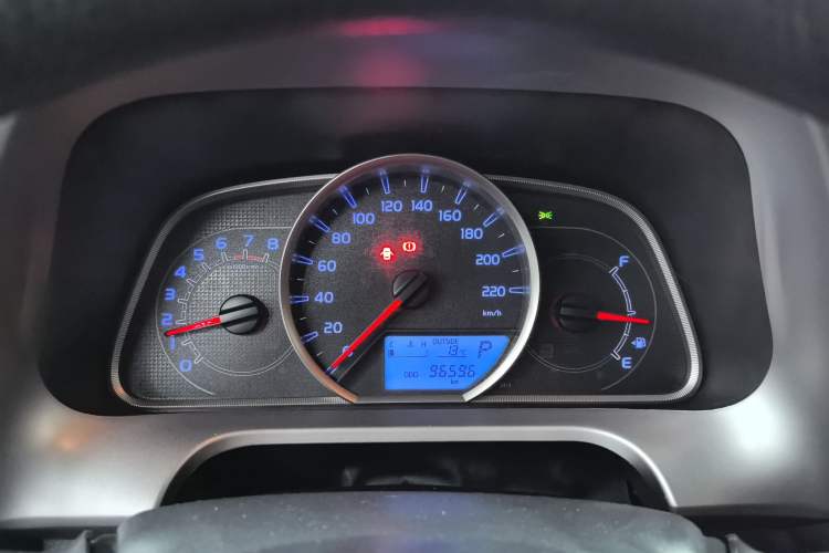 Used Toyota RAV4 2016 2.0L CVT Two-Wheel Drive Fashion Edition China V Standard Instrument Cluster