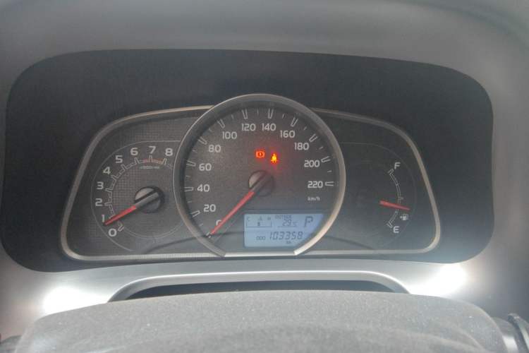 Used Toyota RAV4 2016 2.0L CVT Two-Wheel Drive Fashion Edition China V Standard Instrument Cluster