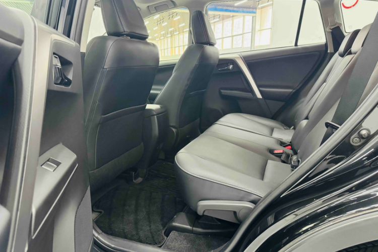 Used Toyota RAV4 2016 2.0L CVT Two-Wheel Drive Smart Edition China V Standard Interior 2