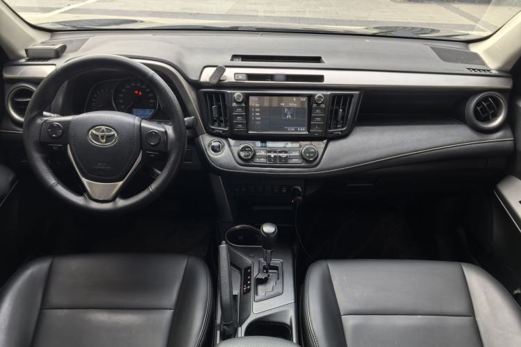 Used Toyota RAV4 2016 2.0L CVT Two-Wheel Drive Fashion Edition China V Standard Interior 6