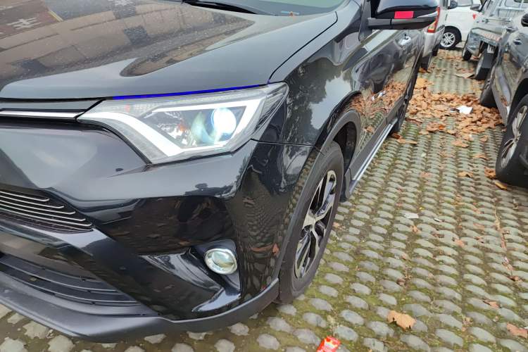 Used Toyota RAV4 2016 2.0L CVT Two-Wheel Drive Fashion Edition China V Standard Left Front Headlight