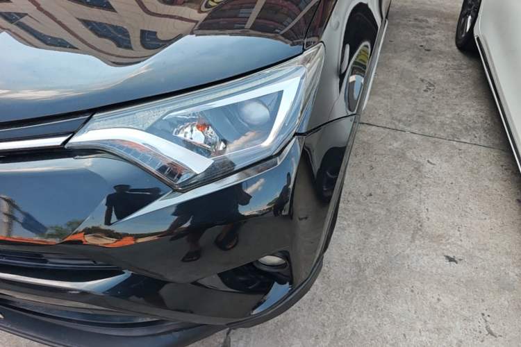 Used Toyota RAV4 2016 2.0L CVT Two-Wheel Drive Fashion Edition China V Standard Left Front Headlight