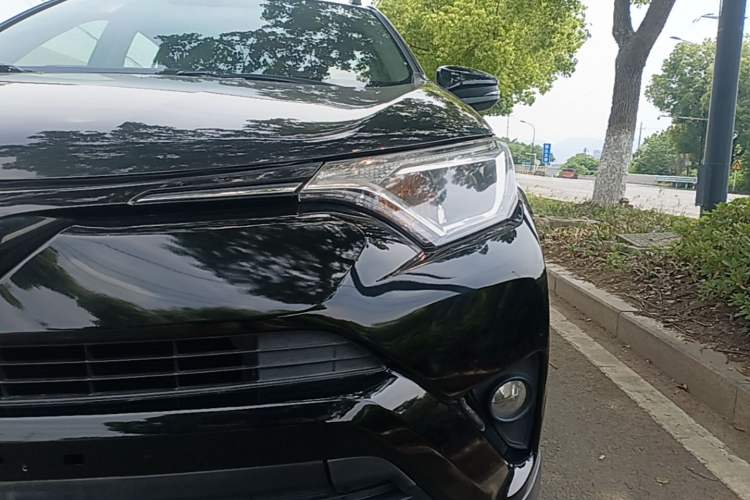 Used Toyota RAV4 2016 2.0L CVT Two-Wheel Drive Fashion Edition China V Standard Left Front Headlight