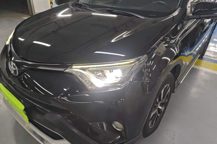 Used Toyota RAV4 2016 2.0L CVT Two-Wheel Drive Smart Edition China V Standard Left Front Headlight