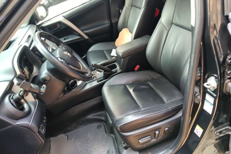 Used Toyota RAV4 2016 2.5L Automatic 4x4 Elite Edition Left Front Seat