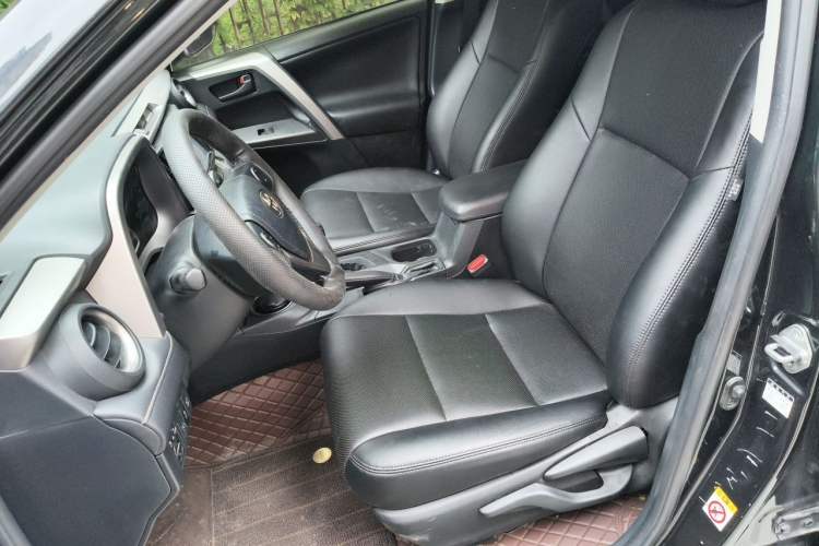 Used Toyota RAV4 2016 2.0L CVT Two-Wheel Drive Fashion Edition China V Standard Left Front Seat