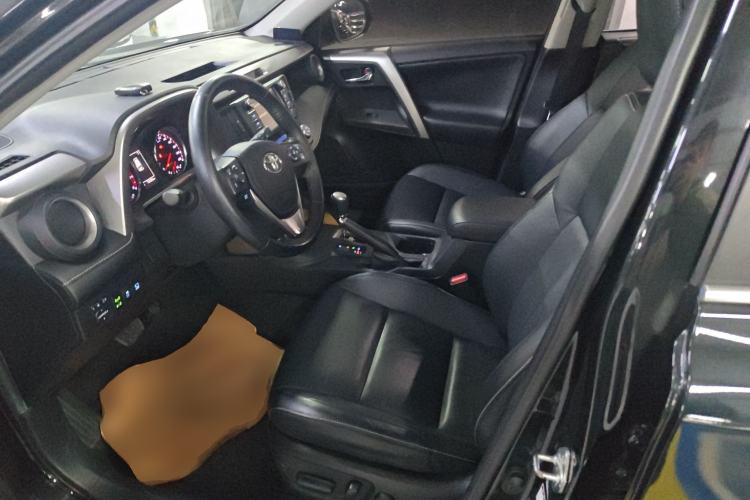 Used Toyota RAV4 2016 2.0L CVT Two-Wheel Drive Smart Edition China V Standard Left Front Seat