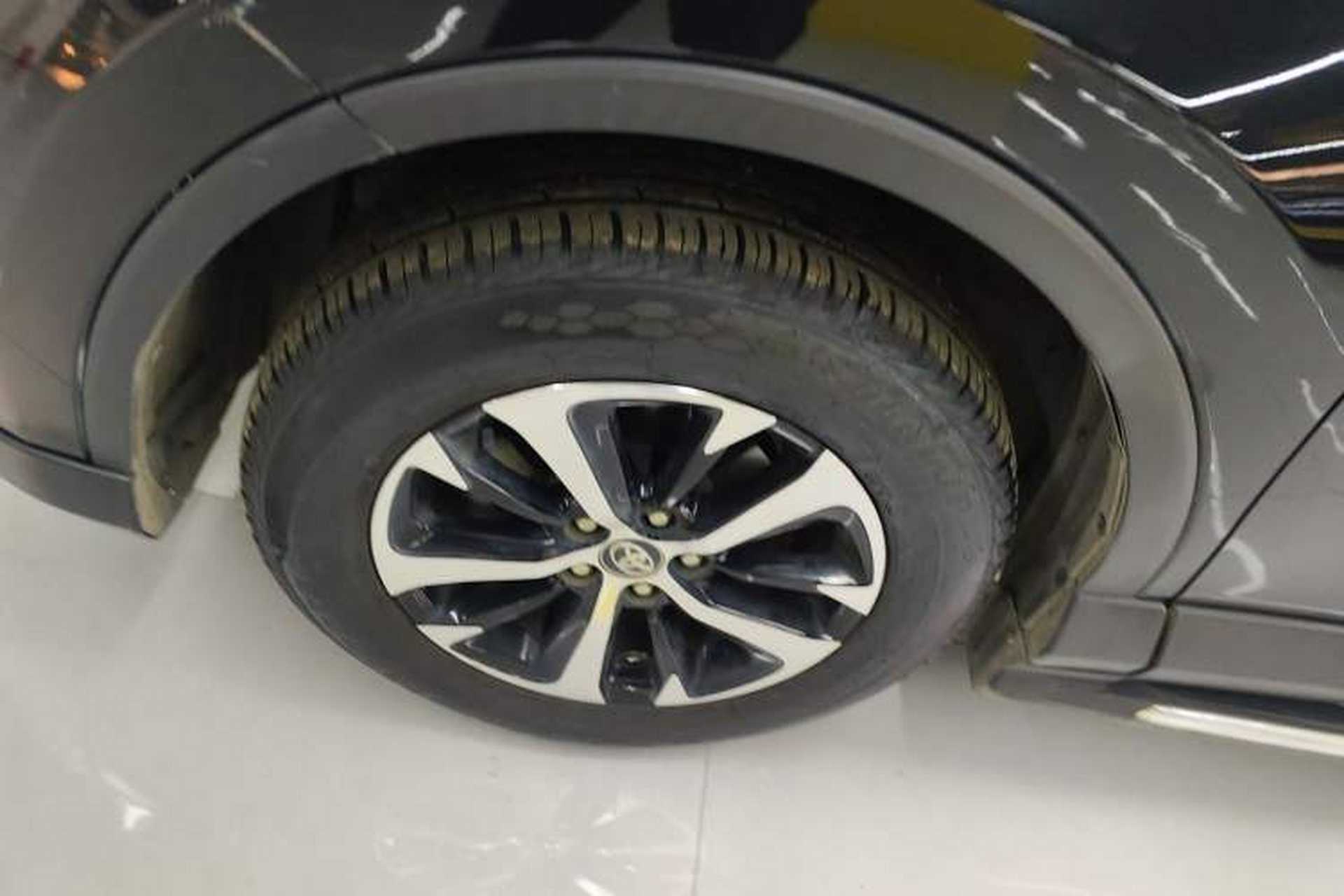 Used Toyota RAV4 2016 2.0L CVT Two-Wheel Drive Comfort Edition China V Standard Left Front Wheel Hub