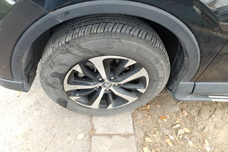 Used Toyota RAV4 2016 2.0L CVT Two-Wheel Drive Fashion Edition China V Standard Left Front Wheel Hub