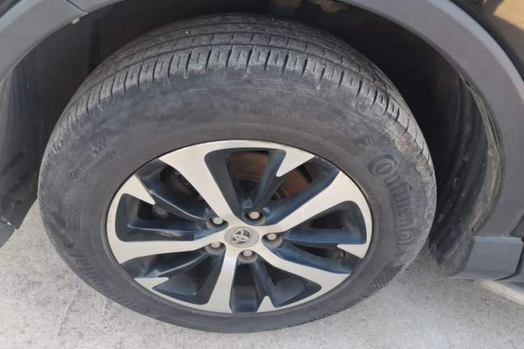 Used Toyota RAV4 2016 2.0L CVT Two-Wheel Drive Fashion Edition China V Standard Left Front Wheel Hub