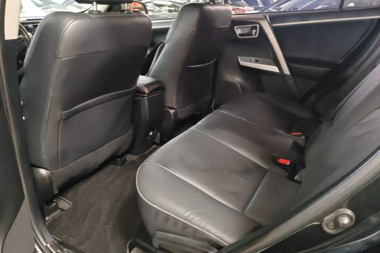 Used Toyota RAV4 2016 2.0L CVT 4x4 New Edition China V Standard Left Rear Seat