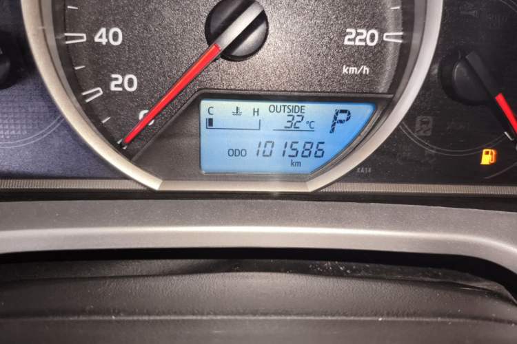 Used Toyota RAV4 2016 2.0L CVT Two-Wheel Drive Fashion Edition China V Standard Odometer Close Up