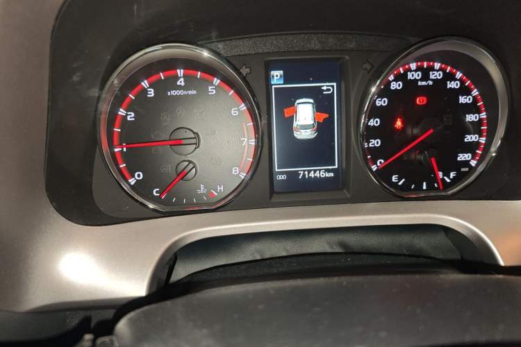 Used Toyota RAV4 2016 2.0L CVT Two-Wheel Drive Smart Edition China V Standard Odometer Close Up