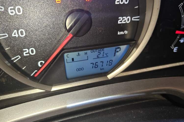 Used Toyota RAV4 2016 2.0L CVT Two-Wheel Drive Fashion Edition China V Standard Odometer Close Up