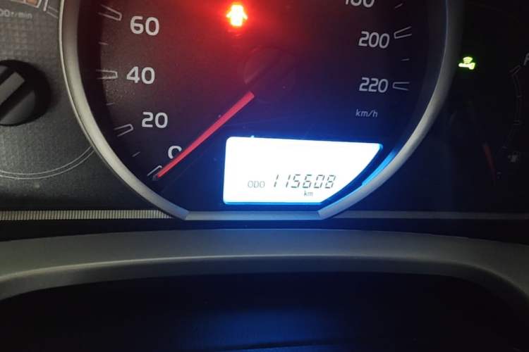 Used Toyota RAV4 2016 2.0L CVT Two-Wheel Drive Fashion Edition China V Standard Odometer Close Up