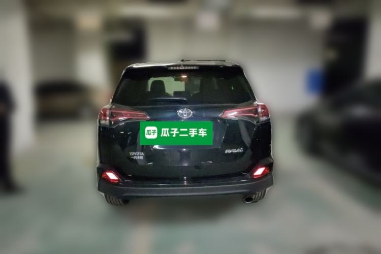 Used Toyota RAV4 2016 2.0L CVT Two-Wheel Drive Fashion Edition China V Standard Rear