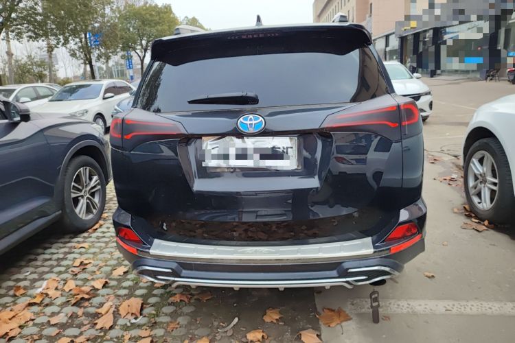 Used Toyota RAV4 2016 2.0L CVT Two-Wheel Drive Fashion Edition China V Standard Rear