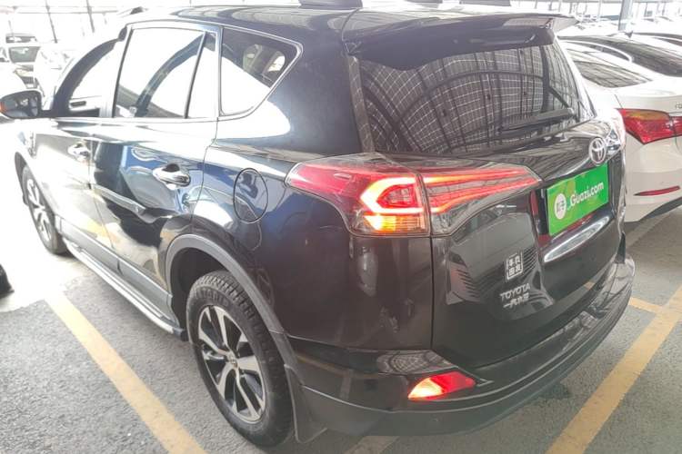 Used Toyota RAV4 2016 2.0L CVT Two-Wheel Drive Fashion Edition China V Standard Rear Left 45 Deg