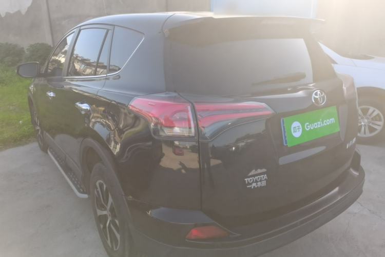 Used Toyota RAV4 2016 2.0L CVT Two-Wheel Drive Fashion Edition China V Standard Rear Left 45 Deg