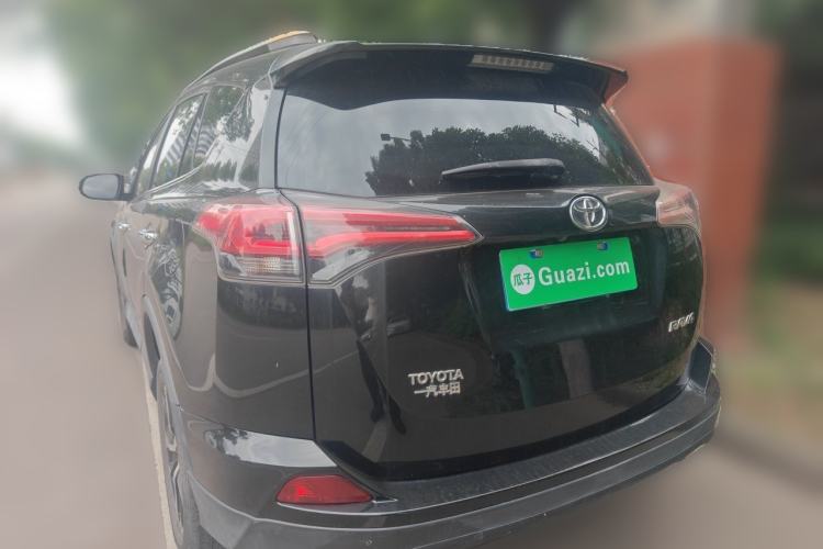 Used Toyota RAV4 2016 2.0L CVT Two-Wheel Drive Fashion Edition China V Standard Rear Left 45 Deg