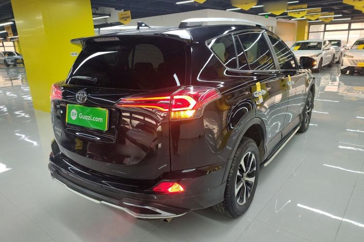 Used Toyota RAV4 2016 2.0L CVT Two-Wheel Drive Comfort Edition China V Standard Rear Right 45 Deg