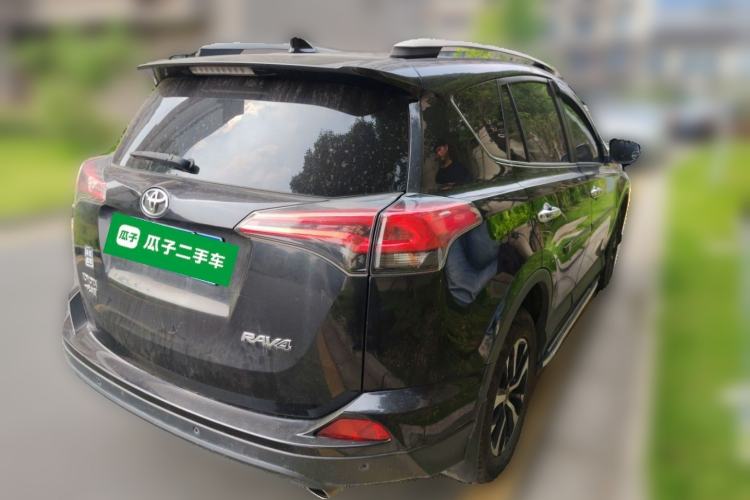 Used Toyota RAV4 2016 2.0L CVT Two-Wheel Drive Fashion Edition China V Standard Rear Right 45 Deg