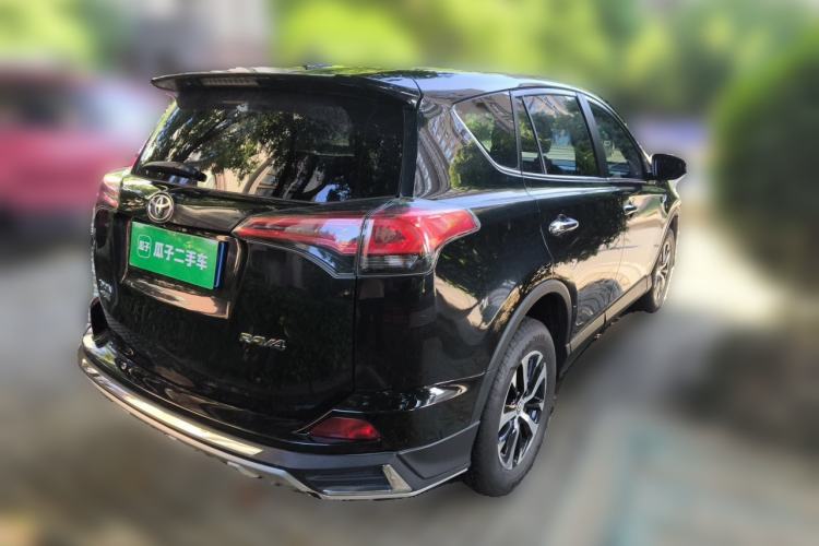 Used Toyota RAV4 2016 2.0L CVT Two-Wheel Drive Fashion Edition China V Standard Rear Right 45 Deg