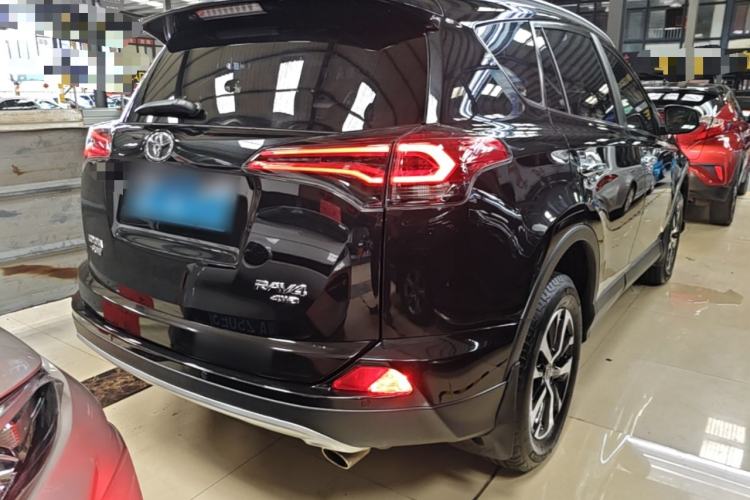 Used Toyota RAV4 2016 2.0L CVT 4x4 New Edition China V Standard Rear Right 45 Deg