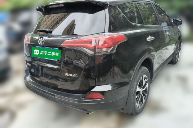 Used Toyota RAV4 2016 2.0L CVT Two-Wheel Drive Fashion Edition China V Standard Rear Right 45 Deg