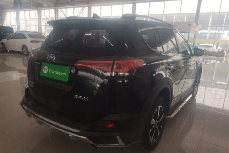 Used Toyota RAV4 2016 2.0L CVT Two-Wheel Drive Fashion Edition China V Standard Rear Right 45 Deg