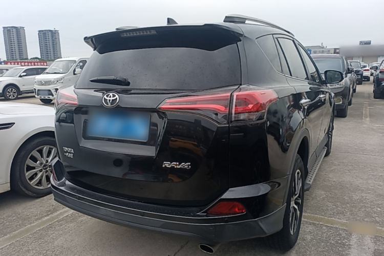 Used Toyota RAV4 2016 2.0L CVT Two-Wheel Drive Fashion Edition China V Standard Rear Right 45 Deg