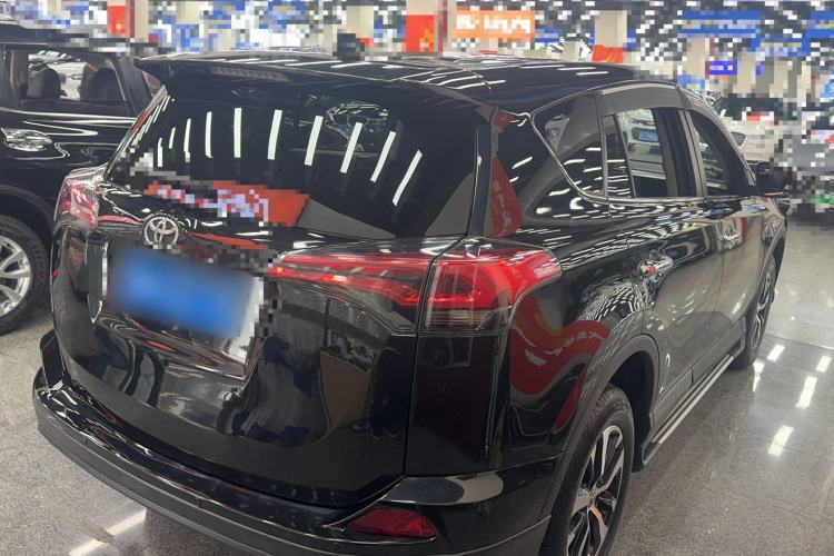 Used Toyota RAV4 2016 2.0L CVT Two-Wheel Drive Fashion Edition China V Standard Rear Right 45 Deg