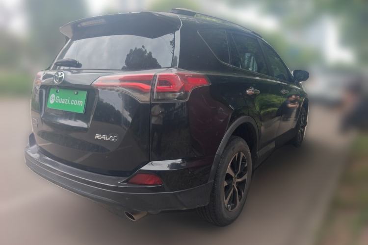 Used Toyota RAV4 2016 2.0L CVT Two-Wheel Drive Fashion Edition China V Standard Rear Right 45 Deg