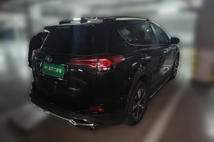 Used Toyota RAV4 2016 2.0L CVT Two-Wheel Drive Fashion Edition China V Standard Rear Right 45 Deg
