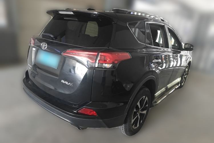 Used Toyota RAV4 2016 2.0L CVT Two-Wheel Drive Fashion Edition China V Standard Rear Right 45 Deg