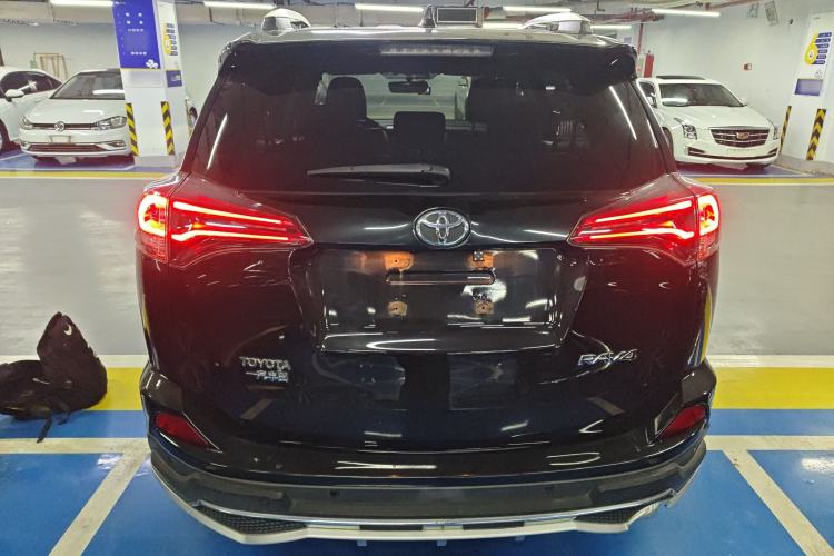 Used Toyota RAV4 2016 2.0L CVT Two-Wheel Drive Smart Edition China V Standard Rear