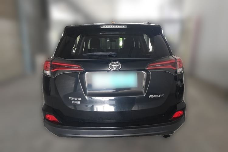 Used Toyota RAV4 2016 2.0L CVT Two-Wheel Drive Fashion Edition China V Standard Rear