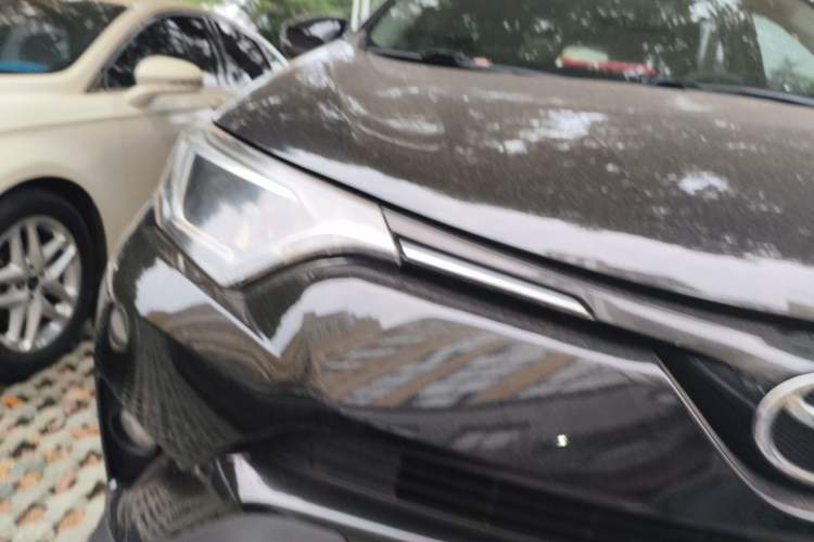 Used Toyota RAV4 2016 2.0L CVT Two-Wheel Drive Fashion Edition China V Standard Right Front Headlight