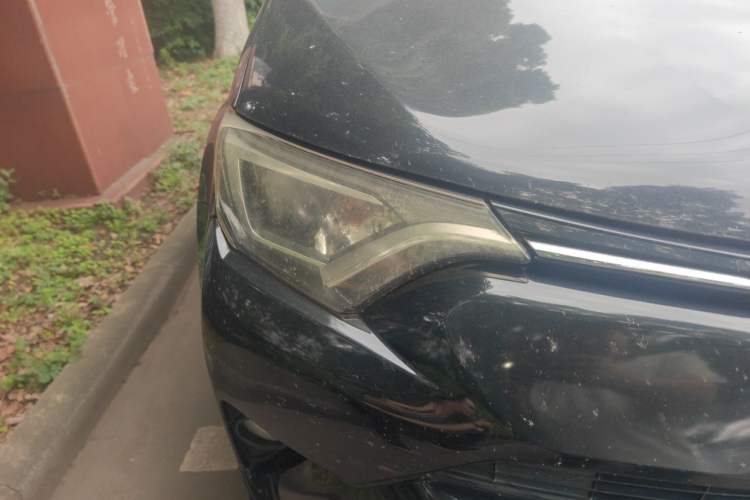 Used Toyota RAV4 2016 2.0L CVT Two-Wheel Drive Fashion Edition China V Standard Right Front Headlight