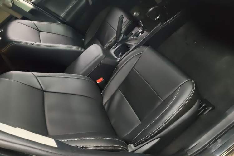 Used Toyota RAV4 2016 2.0L CVT Two-Wheel Drive Fashion Edition China V Standard Right Front Seat
