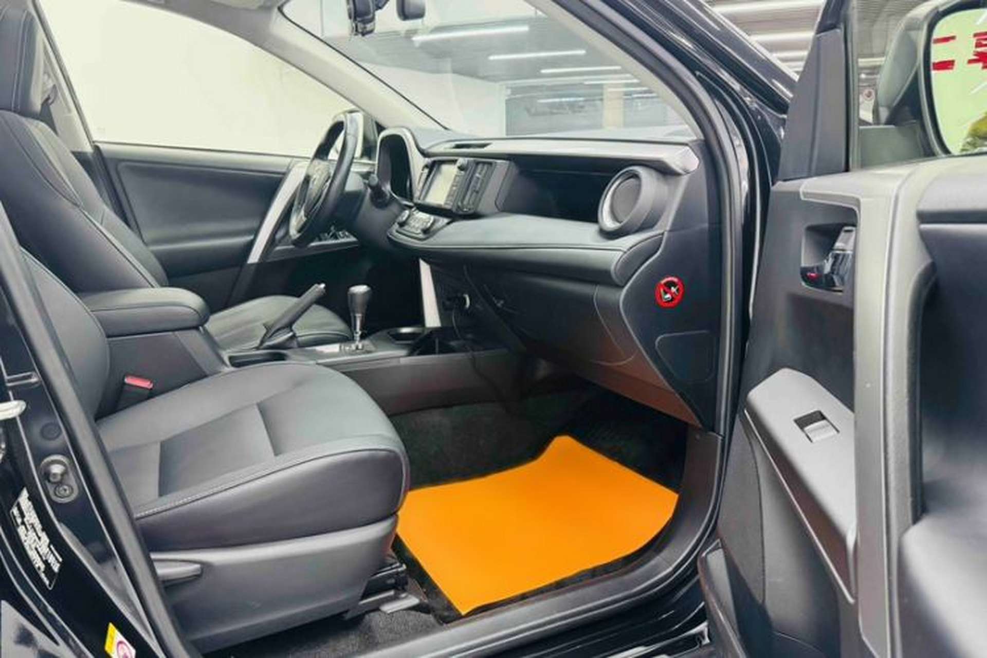 Used Toyota RAV4 2016 2.0L CVT Two-Wheel Drive Smart Edition China V Standard Right Front Seat